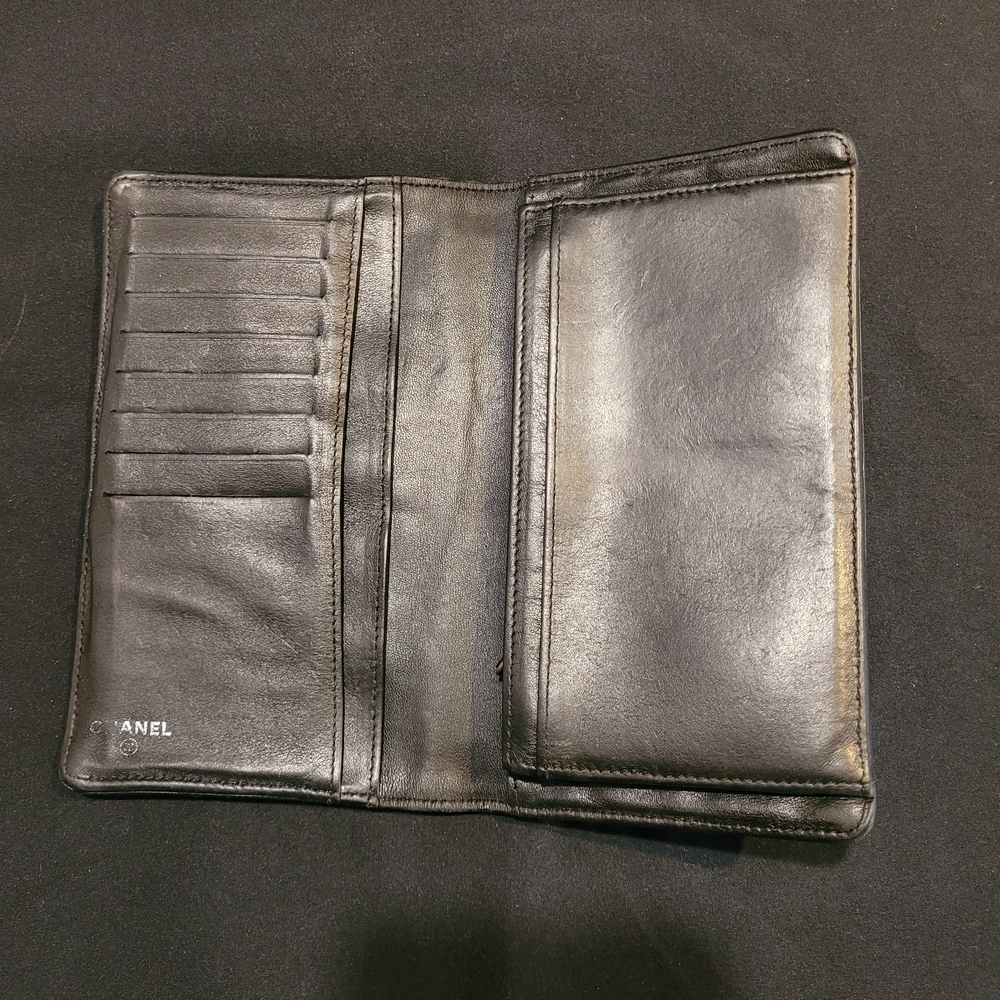 Chanel Black Quilted Leather Wallet - Picture 2 of 6
